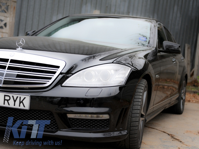 Complete Front Bumper Assembly with Central Grille suitable for