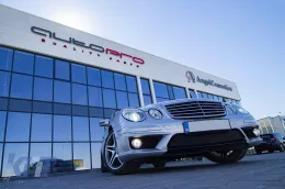 Ein Designpaket Typ E63 geeignet für Mercedes E-Klasse W211 Limousine 2002-2009-image-6143127