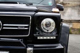 
Fekete fényszóró borítók LED nappali menetfénnyel (DRL) króm, MERCEDES G-osztály W463 (1989-2012) modellekhez, G65 Design, fényszórókkal, Bi-Xenon hatású

Kompatibilis:
Mercedes G-osztály W463 (19-image-6020062