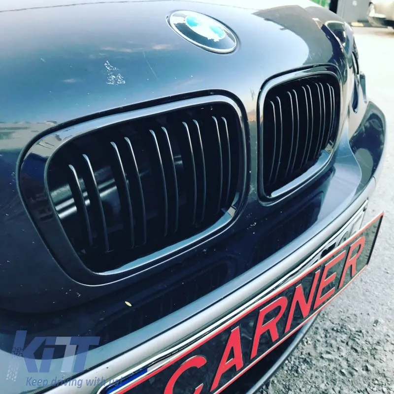 Front Grilles suitable for BMW 3 E46 99-01 Sedan/Touring/Compact M4 Look With Double Grille Glossy Black 2 Pcs