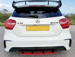 
Hátsó lökhárító diffúzor MERCEDES W176 A-osztály (2013-2018) modellekhez, A45 facelift dizájn, piros verzió
Kompatibilis:
Mercedes A-osztály W176 facelift előtti és facelift modellek
Mercedes A-os-image-6058101