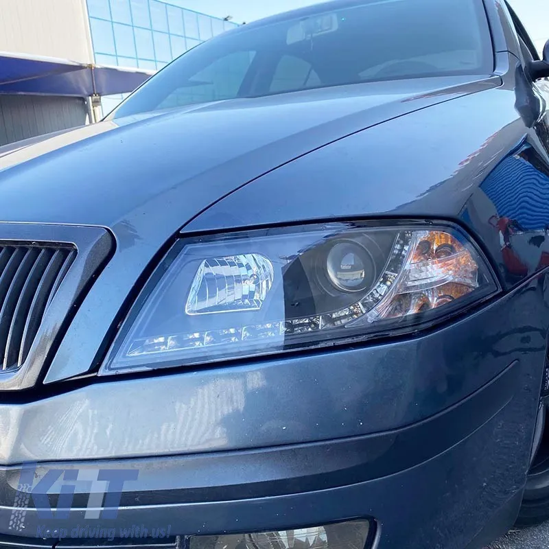 Headlights Set suitable for Skoda Octavia 1Z 04-08 DRL Black H7/H1 Sonar
