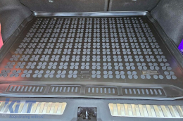 Rubber trunk mat by Rezaw-Plast suitable for Renault Kadjar after 2015 with the trunk floor in the upper position-image-6218388