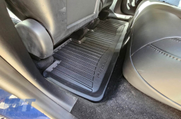 Specific rubber mats suitable for Tesla Model Y 2020-2025, 3-piece set, black color, with 24-month warranty from Frogum 3D ProLine series.-image-6223498